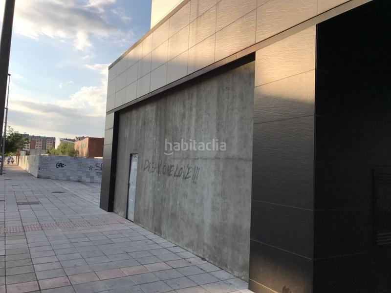 Foto 5e349d9a-5530-4c36-9cfa-575011b6f0a1. Locale commerciale in calle joaquin soler serrano 10 in Ponferrada