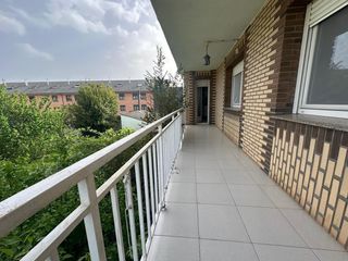 Masia a Avenida santa gloria 5. Casa en compostilla en venta con jardin