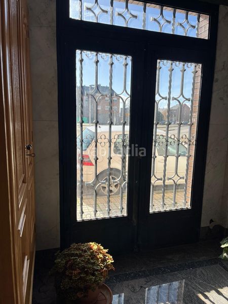 Foto 0a01d285-730e-4498-bb01-829825372135. Casa amb aparcament a Cuatro Vientos Ponferrada