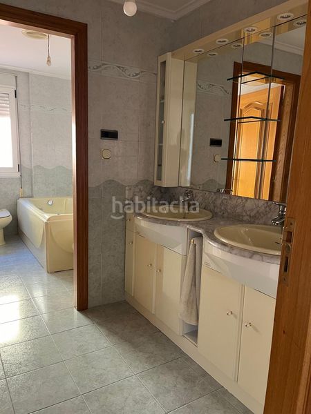 Foto 0d50b365-ad44-47ad-92d6-63c25ff0c805. Casa amb aparcament a Cuatro Vientos Ponferrada