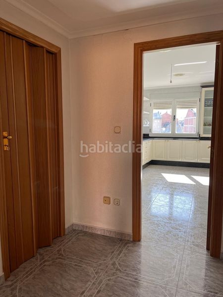 Foto 6ee41ef0-eadd-45a2-b87a-50b29e374fa7. Casa amb aparcament a Cuatro Vientos Ponferrada