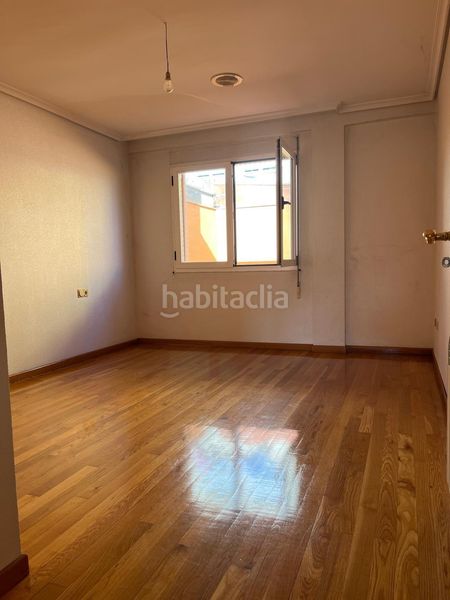 Foto 7c789a79-57c7-47d5-8968-698862253ee4. Casa amb aparcament a Cuatro Vientos Ponferrada