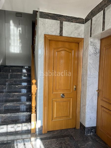 Foto 9fa676de-3c14-4bab-aad9-531eb6bee8de. Casa amb aparcament a Cuatro Vientos Ponferrada