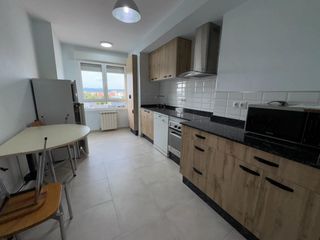 Miete Etagenwohnung in Flores de Sil - La Placa. Alquiler amplio y luminoso piso en flores del sil