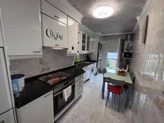 Flat in Flores de Sil - La Placa. Venta precioso piso en flores del sil