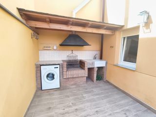 Location Appartement  Calle pio xii 16. Alquiler amplio piso en cuatrovientos