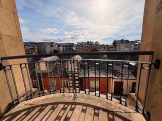 Appartement à Bembibre. Venta amplio piso bembibre centro