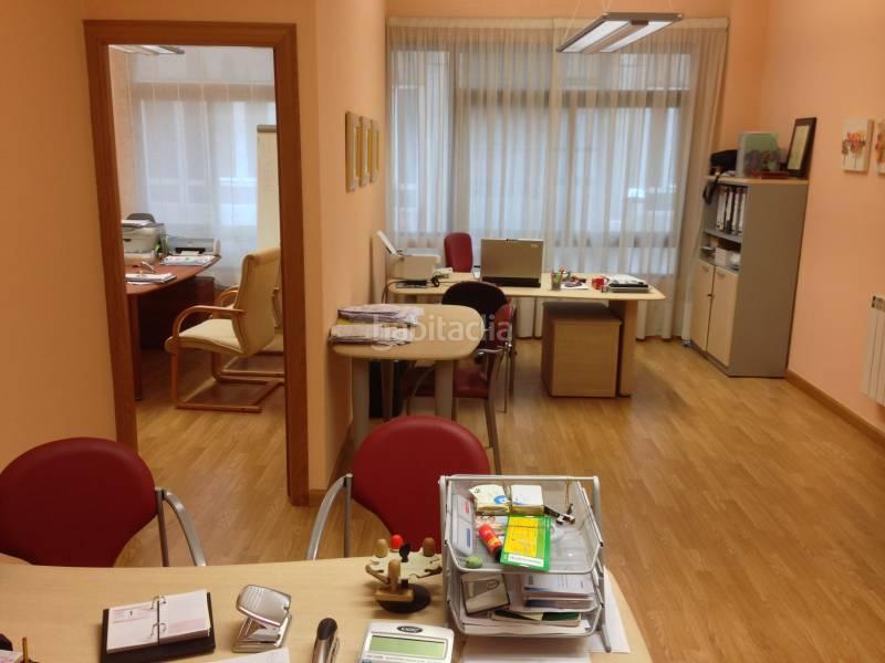 Foto dd62be47-1093-47a9-ae2b-ba5e296f759d. Büro in calle padre santalla 2 in Centro Ponferrada