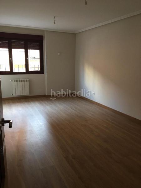Foto 43aa5749-fe95-47b4-8c7d-e8edaade3a98. Piso bonito piso con terraza de 40 m. en Zona Alta Ponferrada