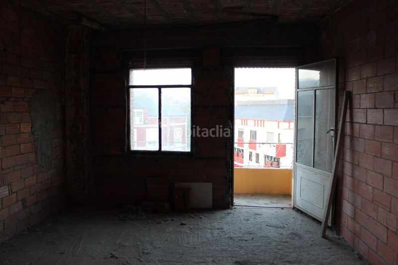 Foto 07b87fda-71d1-4a1d-9bad-5298eb7261c5. Edifici a Cacabelos