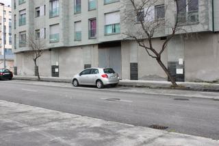 Lloguer Local Comercial a Centro. Amplio local comercial en la rosaleda de 670 m2 para alquilar