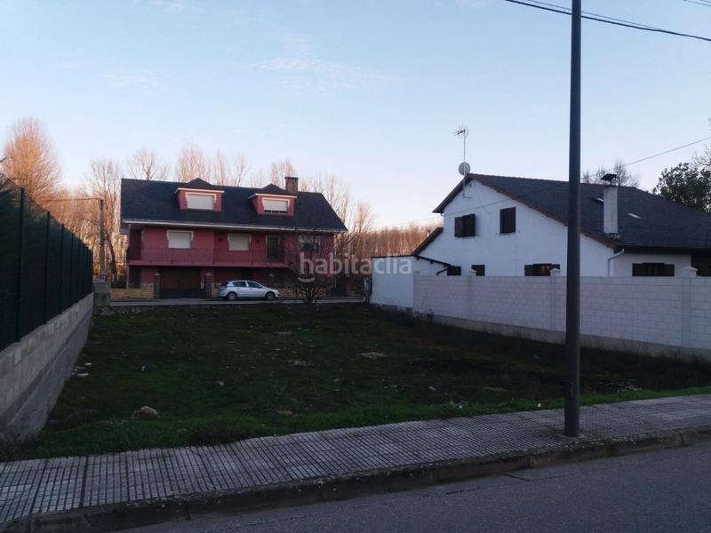 Foto b9821c76-c49e-4e0a-9d37-509160f2cac9. Terreny residencial a Cacabelos