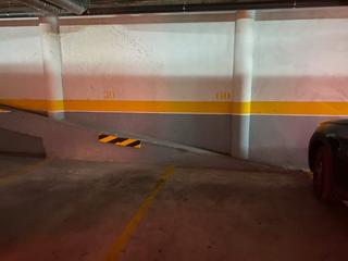 Parking voiture à Centro. Plaza de garaje en alquiler en la rosaleda
