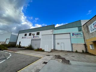 Nau industrial a Villadecanes. Nave industrial en venta en toral de los vados