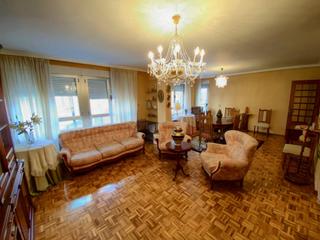 Appartement à Centro. Piso en el centro de ponferrada con terraza