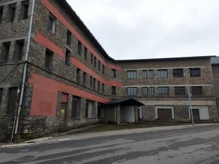 Maison à Villablino. Oportunidad antiguo hospital de la minero