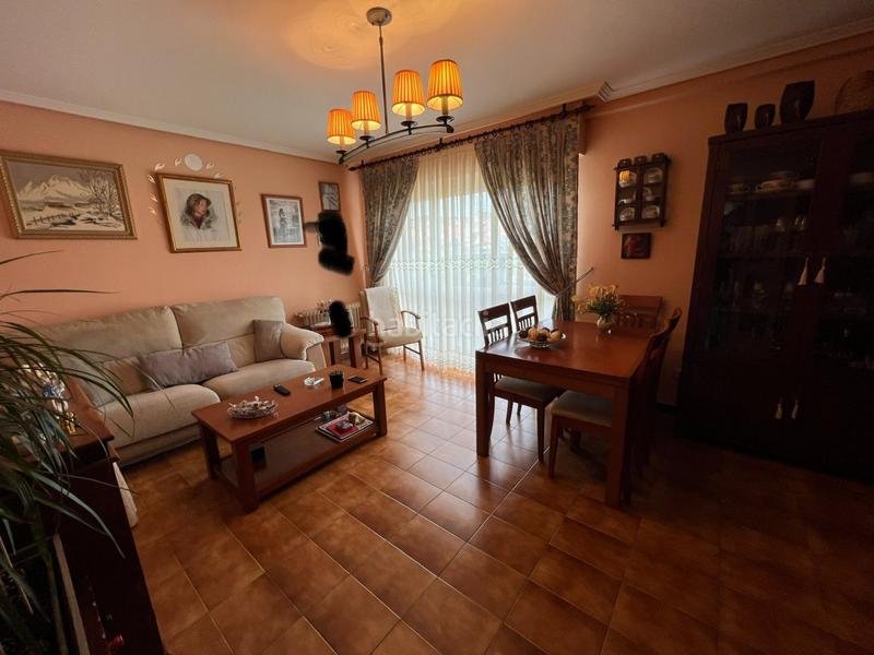 Foto 26287cbf-5b85-4b7c-b281-efb746ce99b7. Casa  en venta en Cacabelos