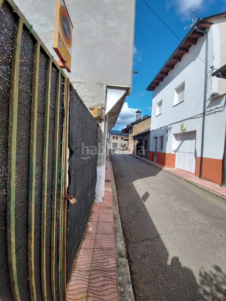 Foto a4da8ac5-0a5e-461c-8fc7-62d6967b91d3. Casa amb calefacció aparcament a Toreno