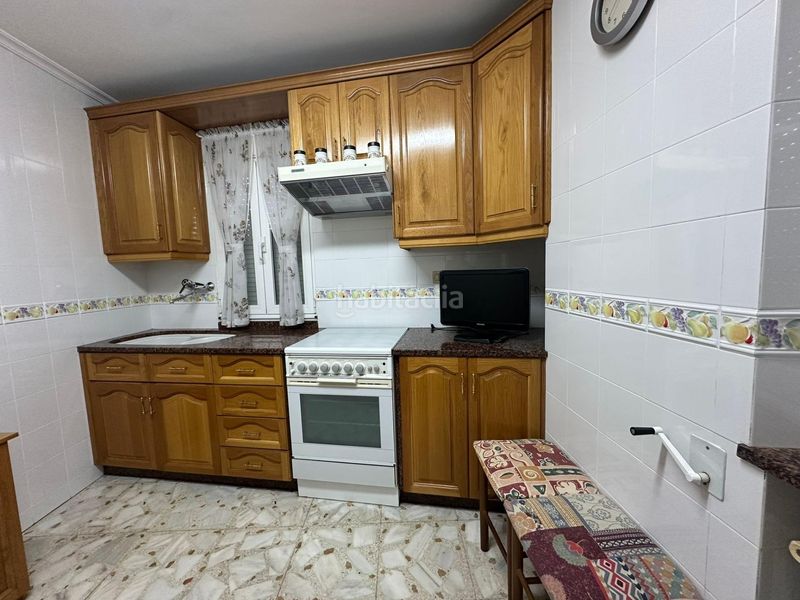 Foto acde8c6c-10f3-4f88-afc5-8fe1a86f51f7. Casa amb calefacció aparcament a Toreno