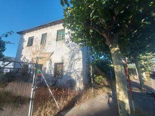Mas à Flores de Sil - La Placa. Venta casa con terreno en la placa