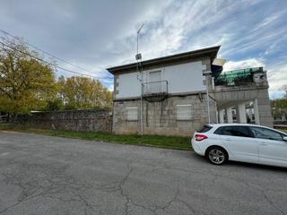 Appartement à Compostilla - Columbrianos. Amplio piso en compostilla con jardín y terraza,      planta  ba