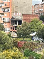 Edifici a Zona Alta. Estructura de edificio en avda de america