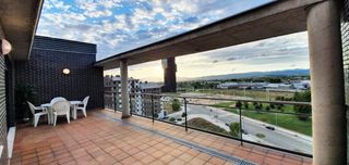 Affitto Appartamento in Centro. Impresionante piso con amplia terraza en la rosaleda
