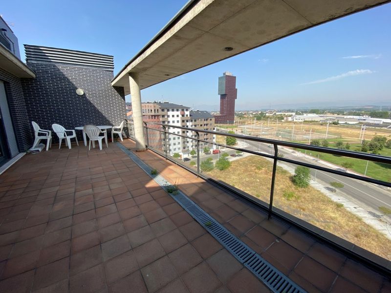 Foto 40c1d4be-a76d-47a0-bd0e-0ddd5b74a4e9. Rent flat with heating parking in Centro Ponferrada