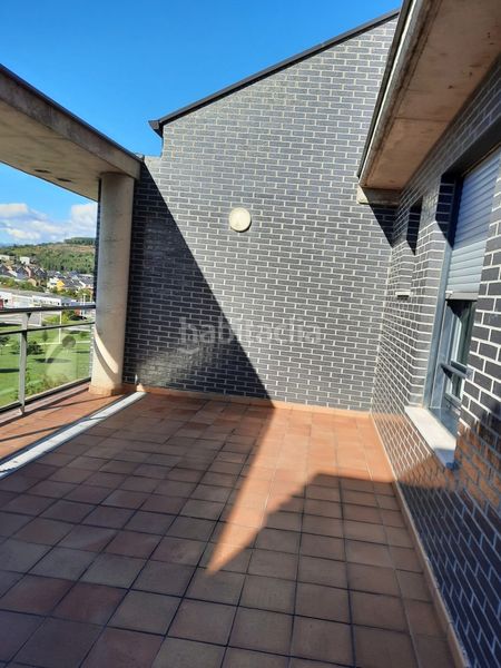 Foto 42c483ab-c62d-4985-9a97-49e981a5bbce. Rent flat with heating parking in Centro Ponferrada