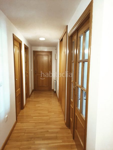 Foto 6d2a5280-6651-4642-b7f5-54b65e37bb6f. Rent flat with heating parking in Centro Ponferrada