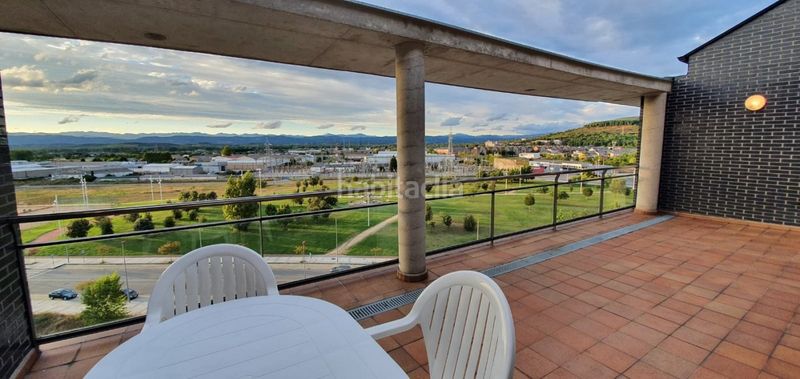Foto c2f34efb-ef10-4143-b925-9581c9021158. Rent flat with heating parking in Centro Ponferrada