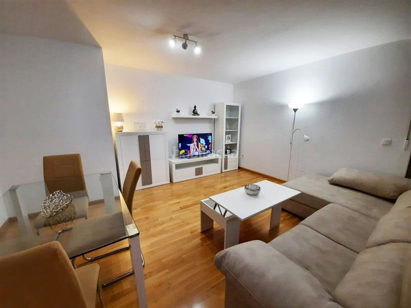 Foto e4818c02-b92b-48a3-aaf9-ea682b41ec26. Rent flat with heating parking in Centro Ponferrada