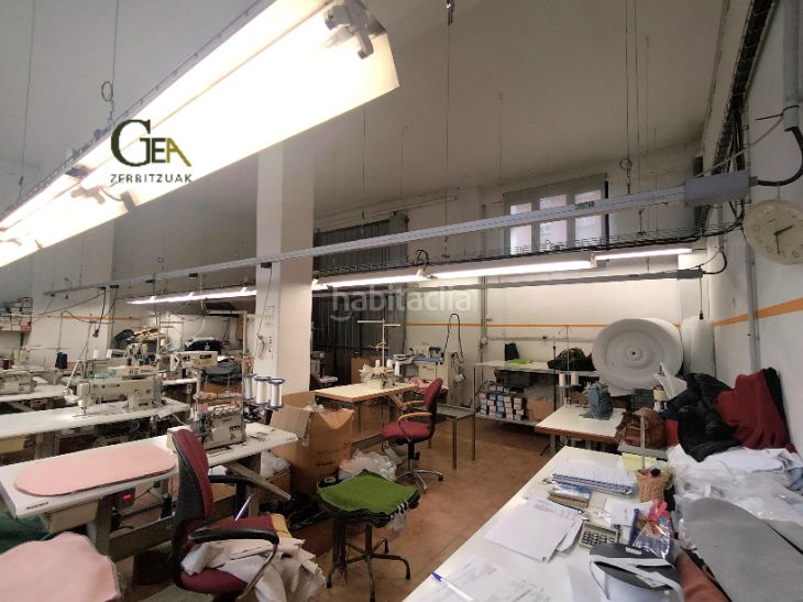 Foto af359ce9-0a26-4de7-a35f-1cfdc28f3f15. Business premise with heating in Zizurkil