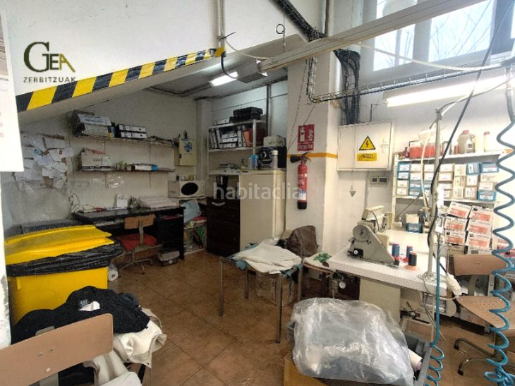 Foto c4892a6c-6de8-4c19-97d8-1db1c3db8878. Business premise with heating in Zizurkil