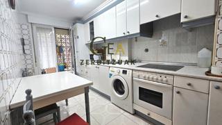 Pis en Villabona. Vivienda exterior con ascensor y calefaccin