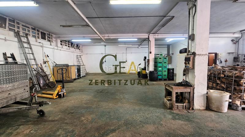 Foto 0a4c8320-0bb1-4a23-adbd-4a3a5a92deba. Bâtiment à usage industriel dans Aduna