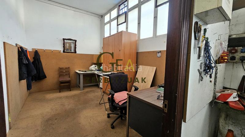 Foto 4533fedc-6a90-48c4-b01b-03db0d0a7cde. Bâtiment à usage industriel dans Aduna