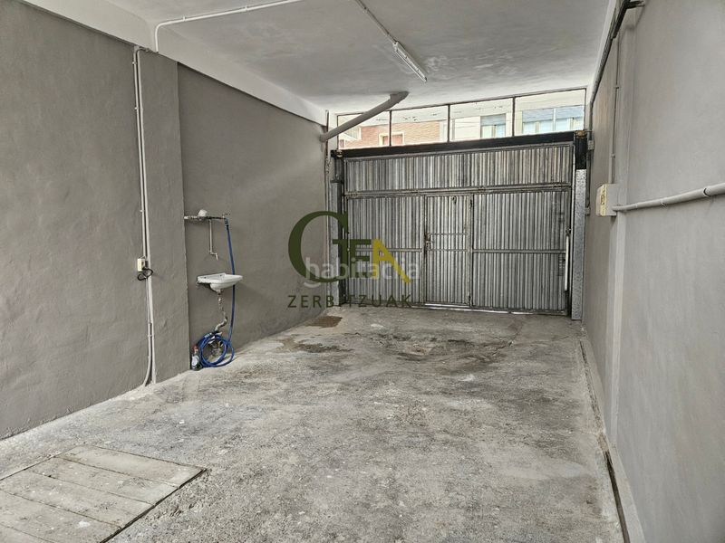 Foto 0ba552f4-da2d-494c-98fb-cfc2926daa18. Aparcament cotxe a Villabona