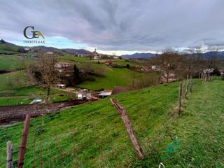 Finca rústica a Asteasu. Parcelas de terreno en asteasu
