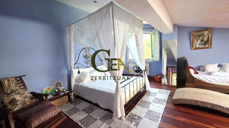 Foto c2ef7ed9-d28a-4916-996e-75817f5f5956. Casa aparellada amb xemeneia calefacció a Alkiza