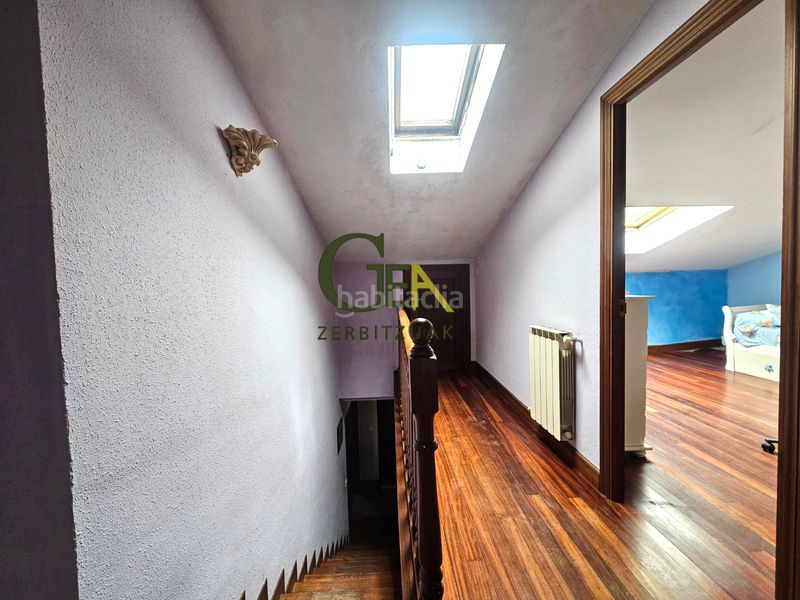Foto e054cf8c-554f-4aaa-849f-a85d9d74576a. Casa aparellada amb xemeneia calefacció a Alkiza