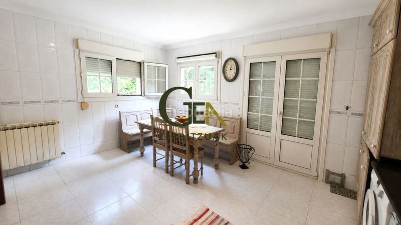 Foto e6c982d5-6d6c-4b6e-ae67-f6191140a065. Casa aparellada amb xemeneia calefacció a Alkiza
