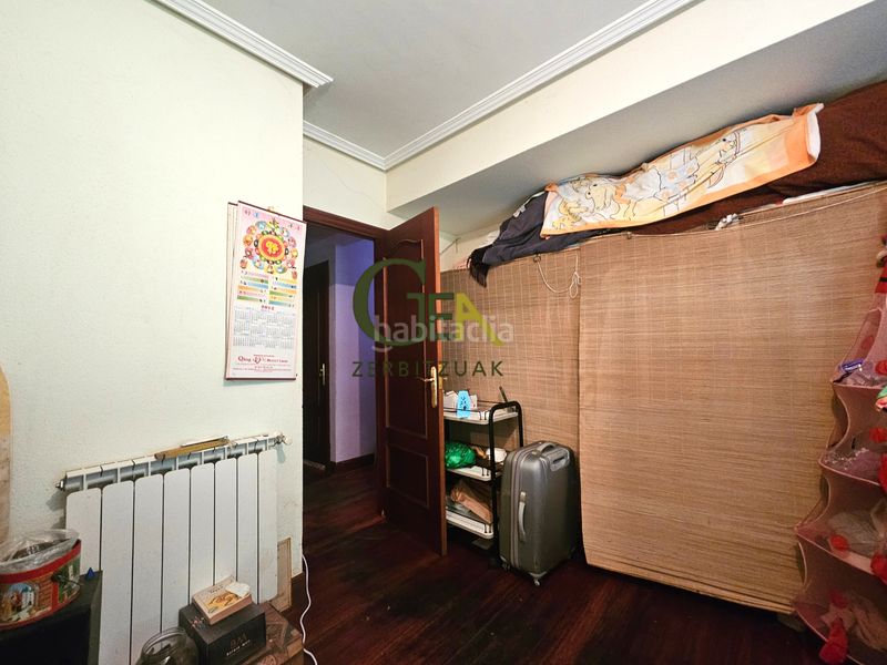 Foto e75c9b5f-31b9-4c0d-b46f-fd00eb97d5d0. Casa aparellada amb xemeneia calefacció a Alkiza