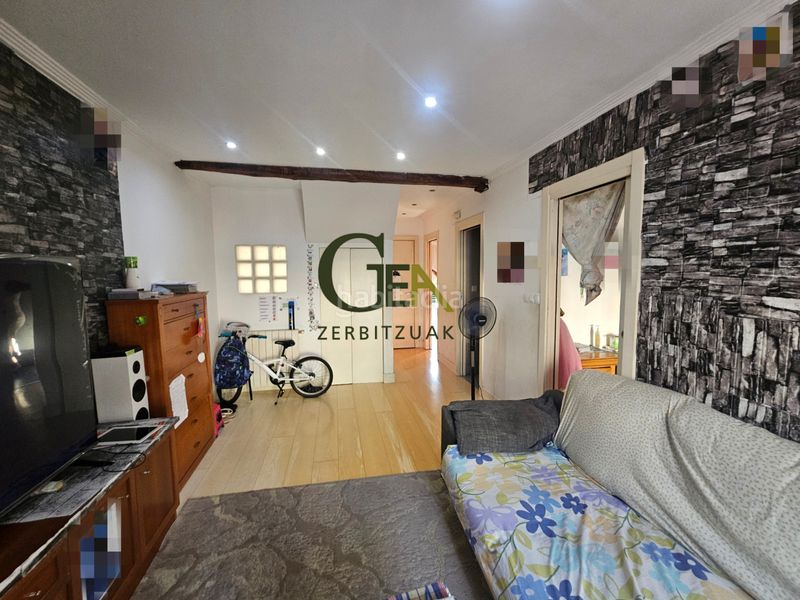 Foto cffa7c06-d95d-49c2-be49-1ee688cfa48f. Etagenwohnung mit heizung in Villabona
