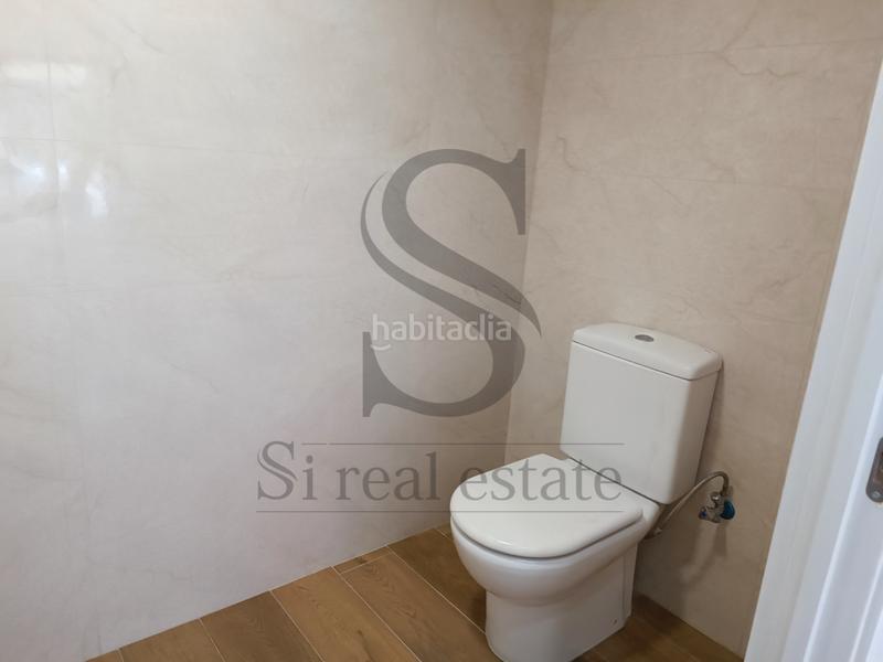 Foto 19d5d5f0-517c-4053-baee-4a066ed5ef22. Rent business premise in carrer de vèlia 50 in Porta Barcelona