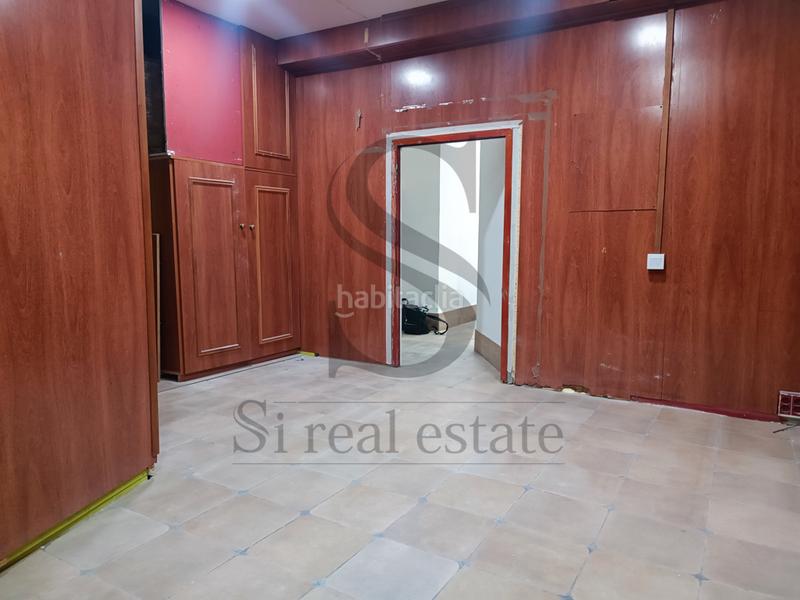 Foto b65fe278-5dfa-487b-ad7e-23b1d39607ef. Rent business premise in carrer de vèlia 50 in Porta Barcelona