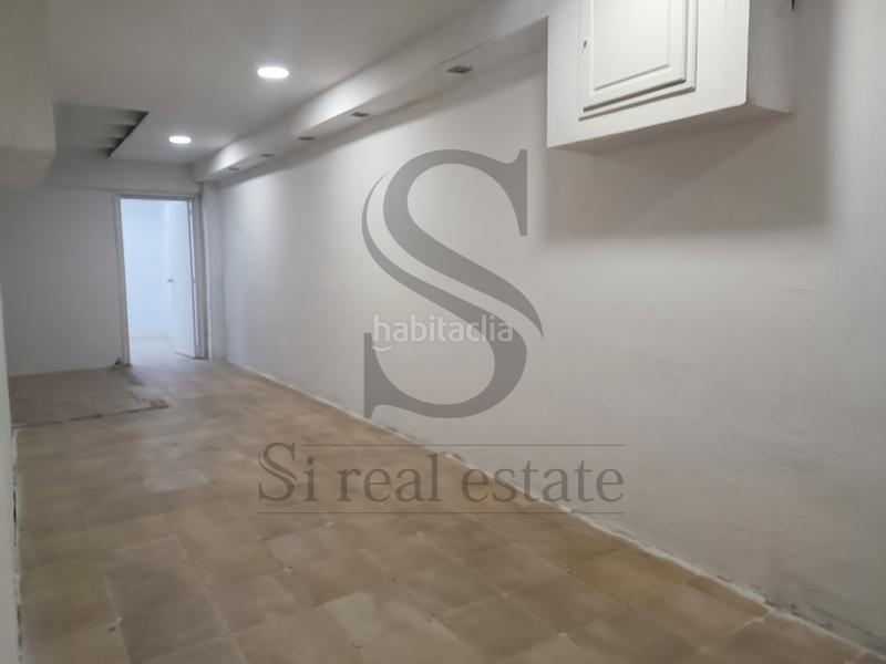 Foto c8884d75-88cb-463d-aef1-6230d43339cc. Rent business premise in carrer de vèlia 50 in Porta Barcelona