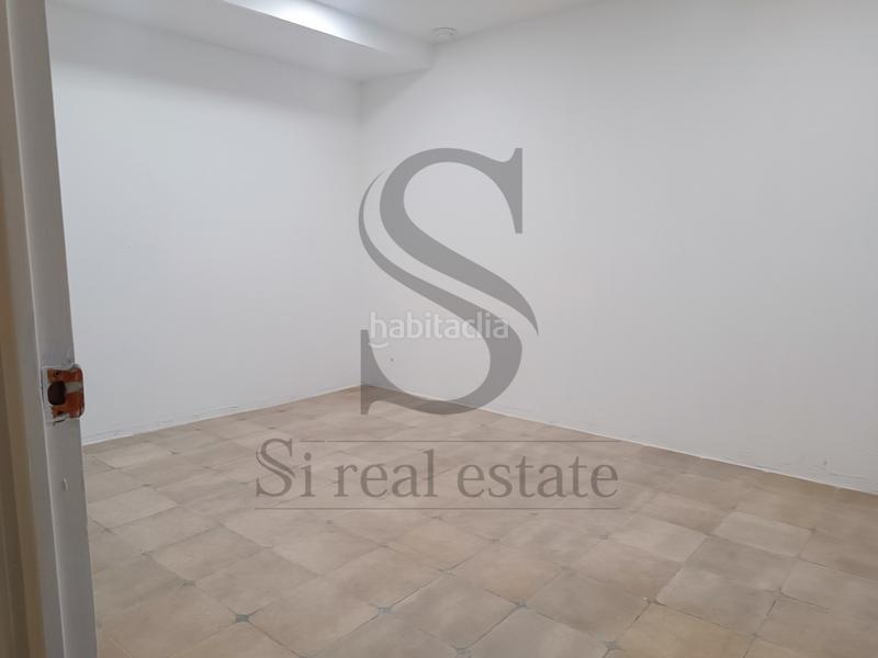 Foto d352804b-a777-4c70-a8a8-bb1c6d6bb72b. Rent business premise in carrer de vèlia 50 in Porta Barcelona