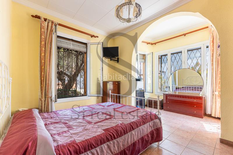 Foto 1ce99687-c886-438d-bca9-0dfd76d653b4. Casa amb aparcament a Centre Santa Coloma de Gramenet