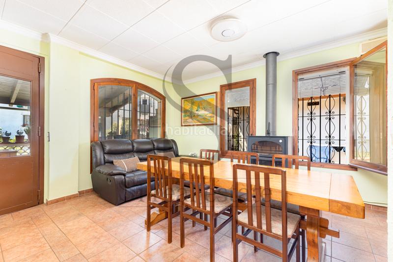 Foto d87e483c-fdd7-438e-9b58-660addd7ee90. Casa amb aparcament a Centre Santa Coloma de Gramenet